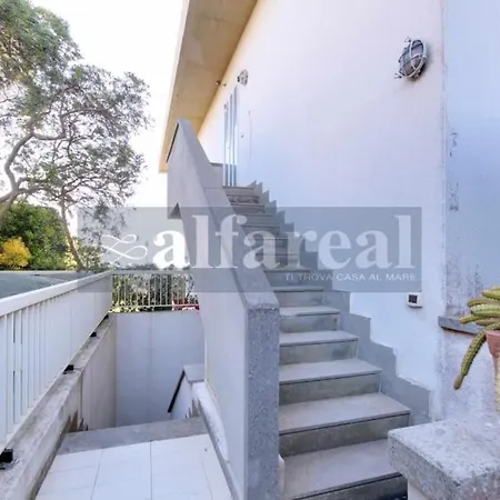 Apartment Clodia, Terrazza Vista Mare E Posto Auto A 50 M Dal Mare! By Alfareal